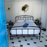 Giavasi Seaside דירה *