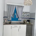 Giavasi Seaside דירה פויניקיון