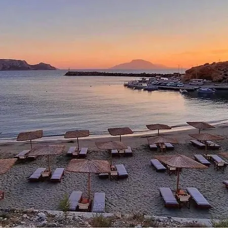 Giavasi Seaside * Finíki