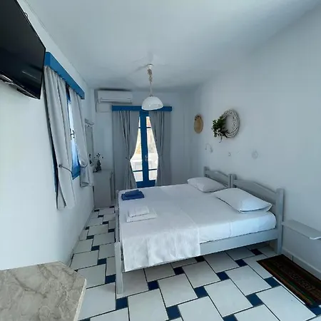 Giavasi Seaside Finíki