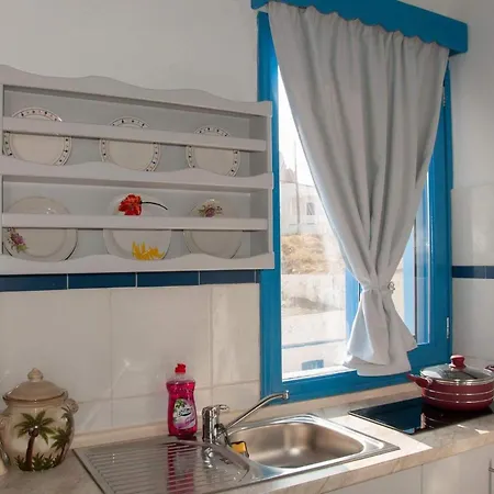 Giavasi Seaside Apartman Finíki