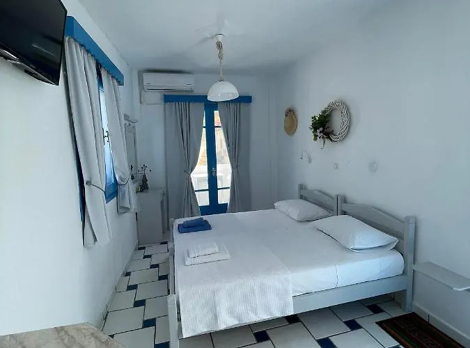 Giavasi Seaside Foiníkion